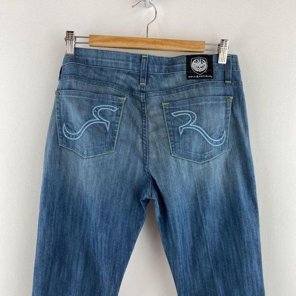 ROCK & REPUBLIC Flare Jeans NWT - Picture 2 of 8